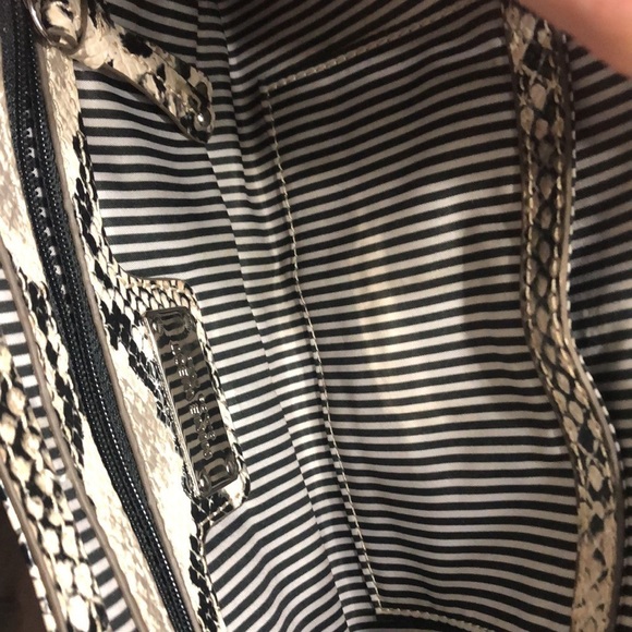 Snakeskin NineWest Clutch Purse/Bag - Picture 4 of 6